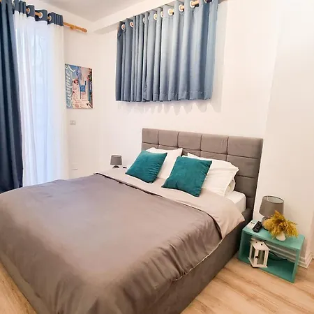 Comfy & Cute Space In Center Apartment Tirana