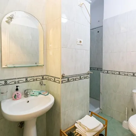 Apartment Comfy & Cute Space In Center Tirana