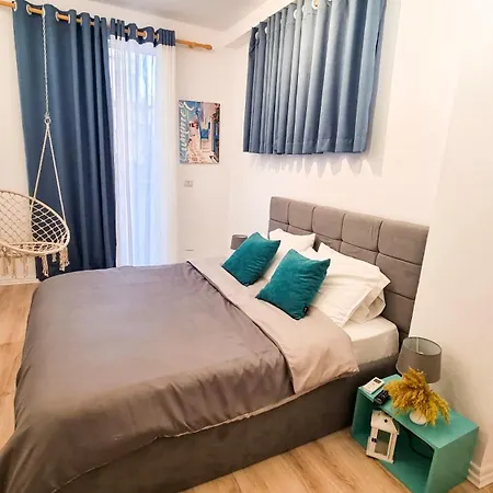 Comfy & Cute Space In Center Apartment
